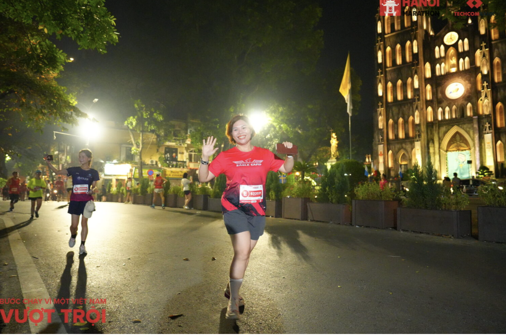 Hành trình đi từ sinh tồn đến sống đúng trục để bình an